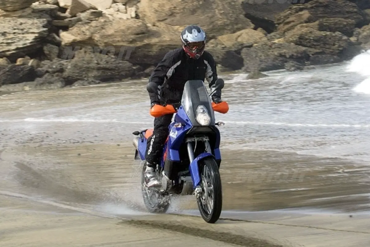 KTM 990 Adventure (24)