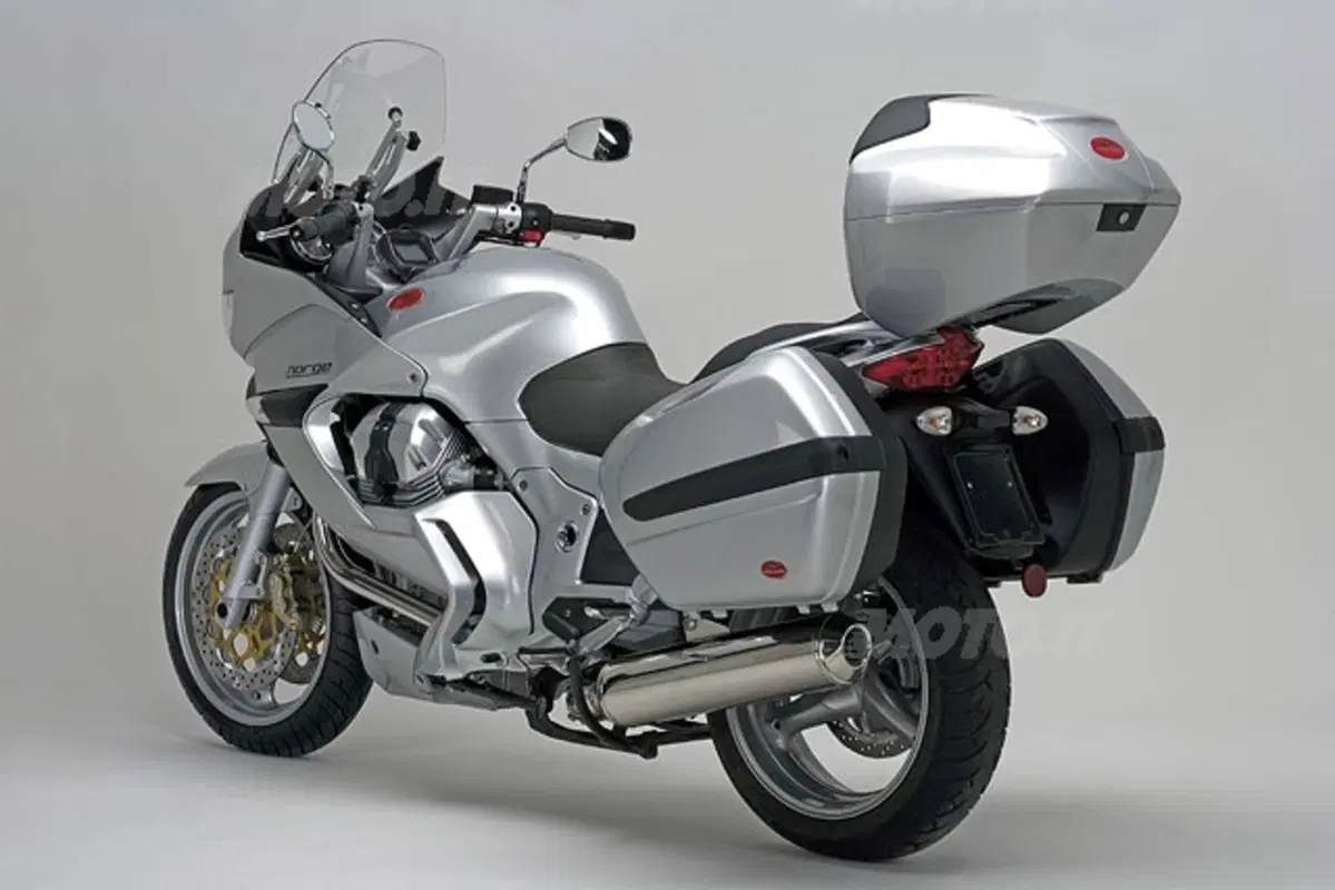 MOTO GUZZI NORGE 1200 (3)