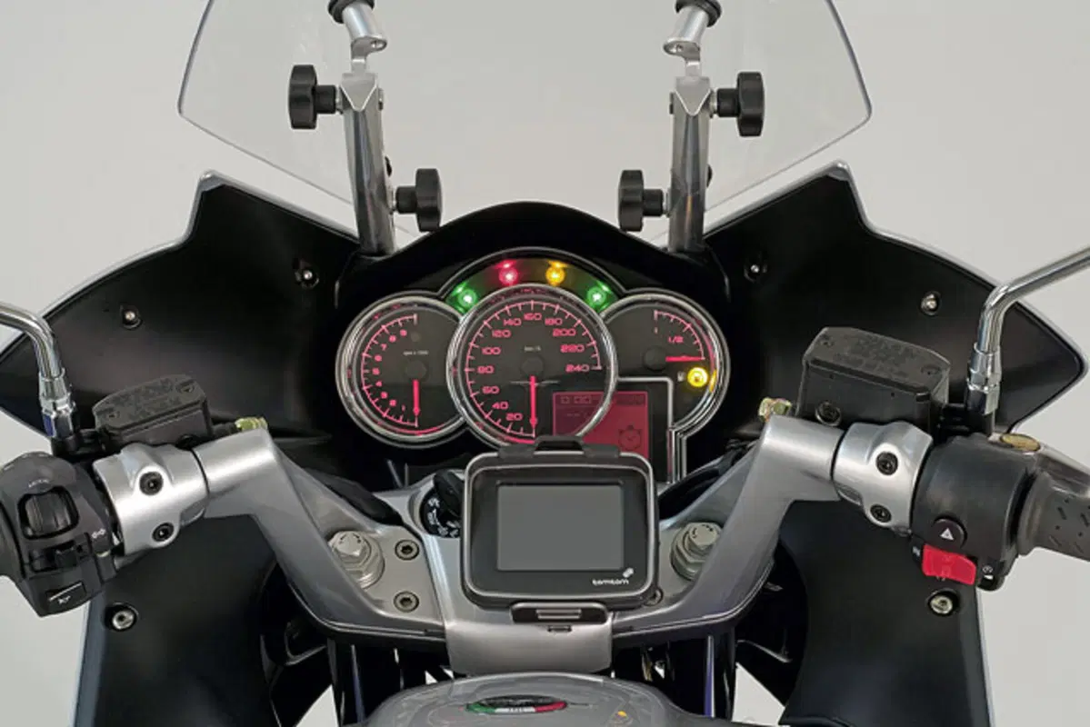 MOTO GUZZI NORGE 1200 (7)
