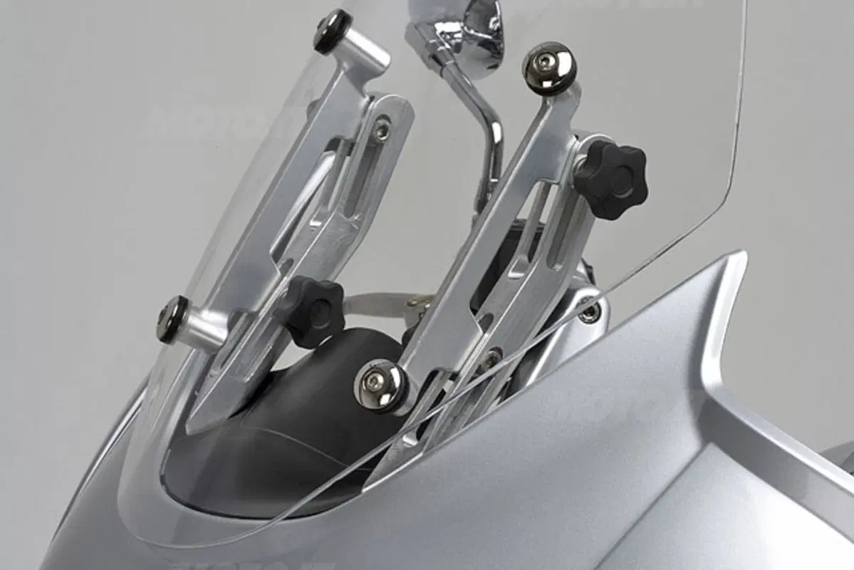 MOTO GUZZI NORGE 1200 (9)