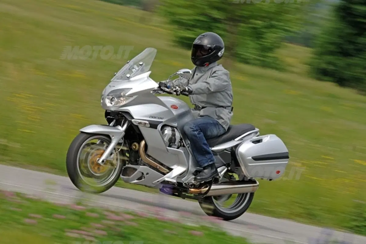 MOTO GUZZI NORGE 1200 (12)