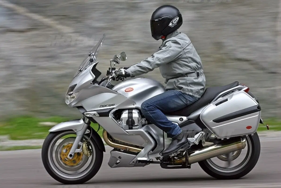 MOTO GUZZI NORGE 1200 (17)