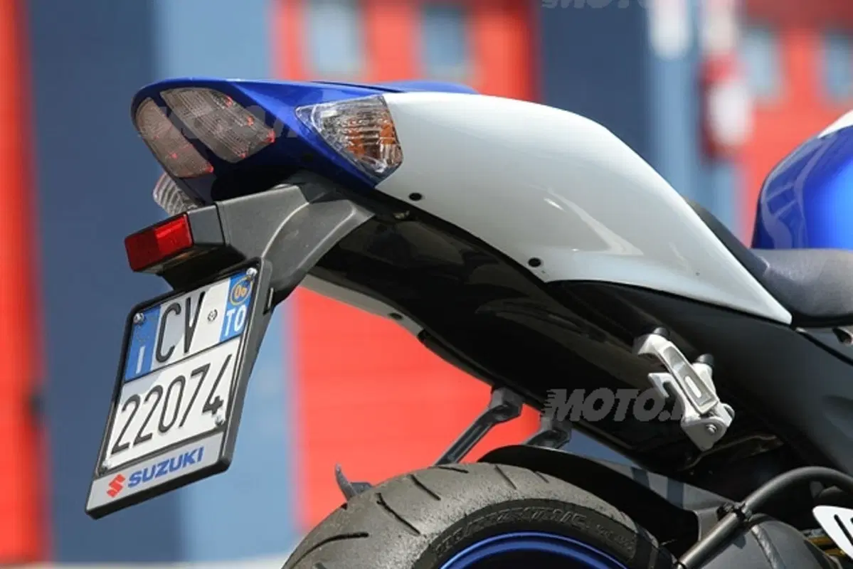 SUZUKI GSX-R 600 (4)