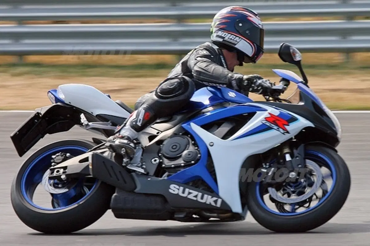 SUZUKI GSX-R 600 (11)