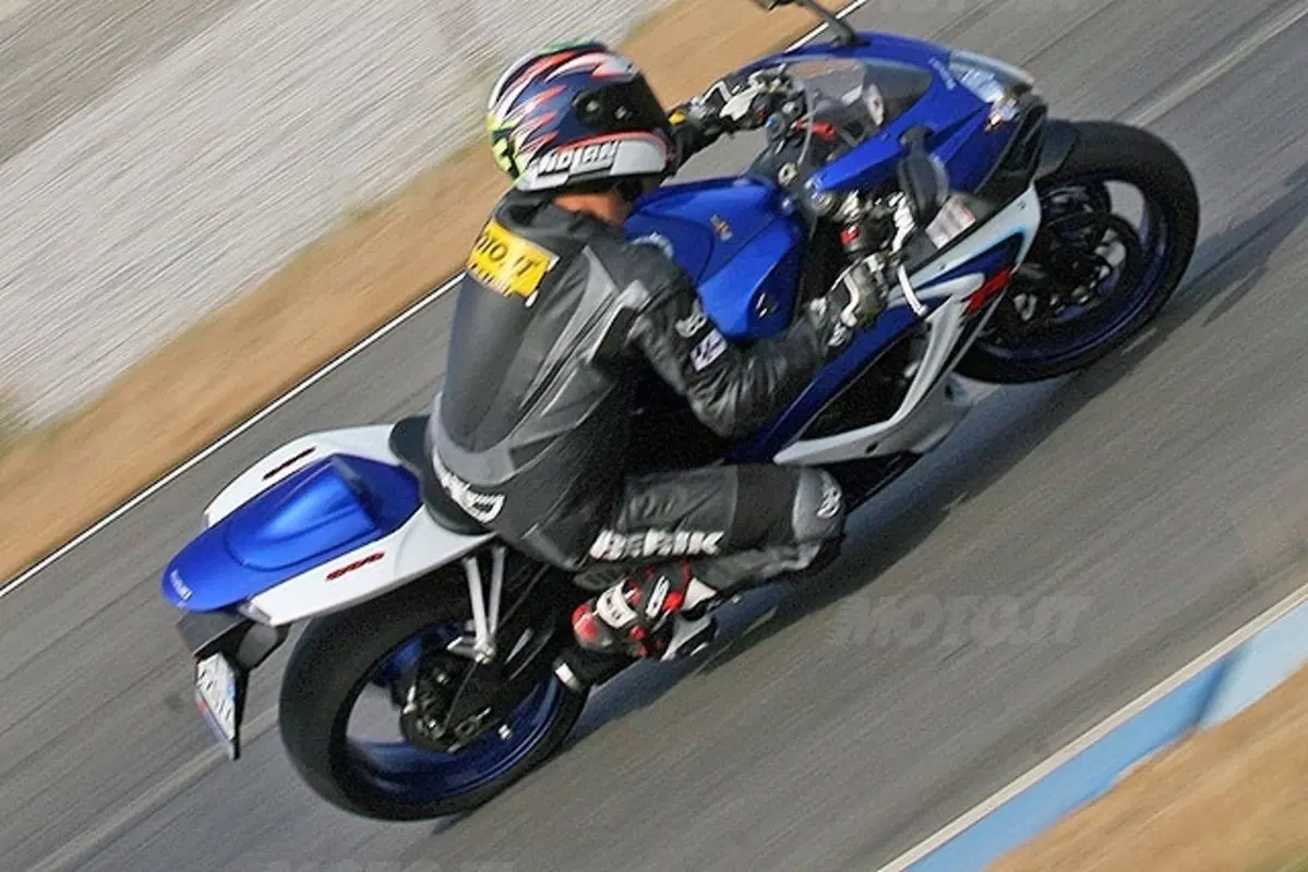 SUZUKI GSX-R 600 (13)