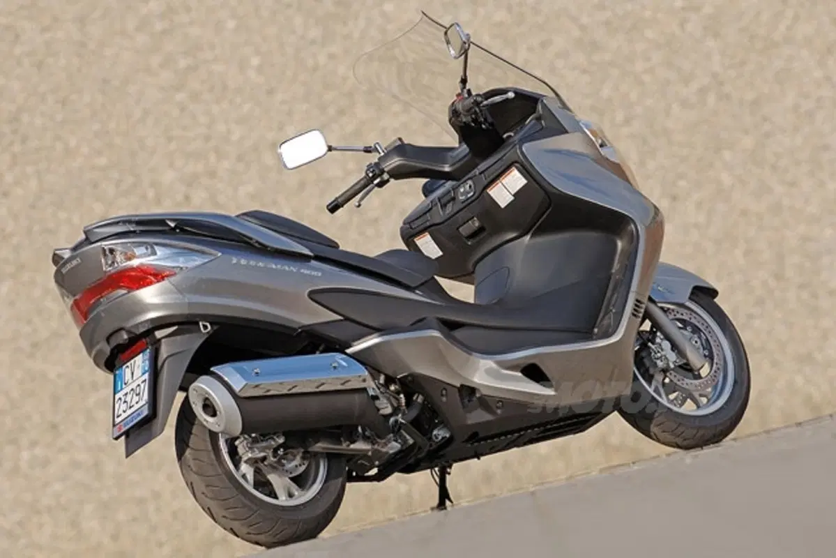 Suzuki Burgman 400 (3)