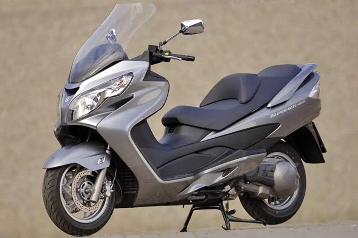 Suzuki Burgman 400 (4)