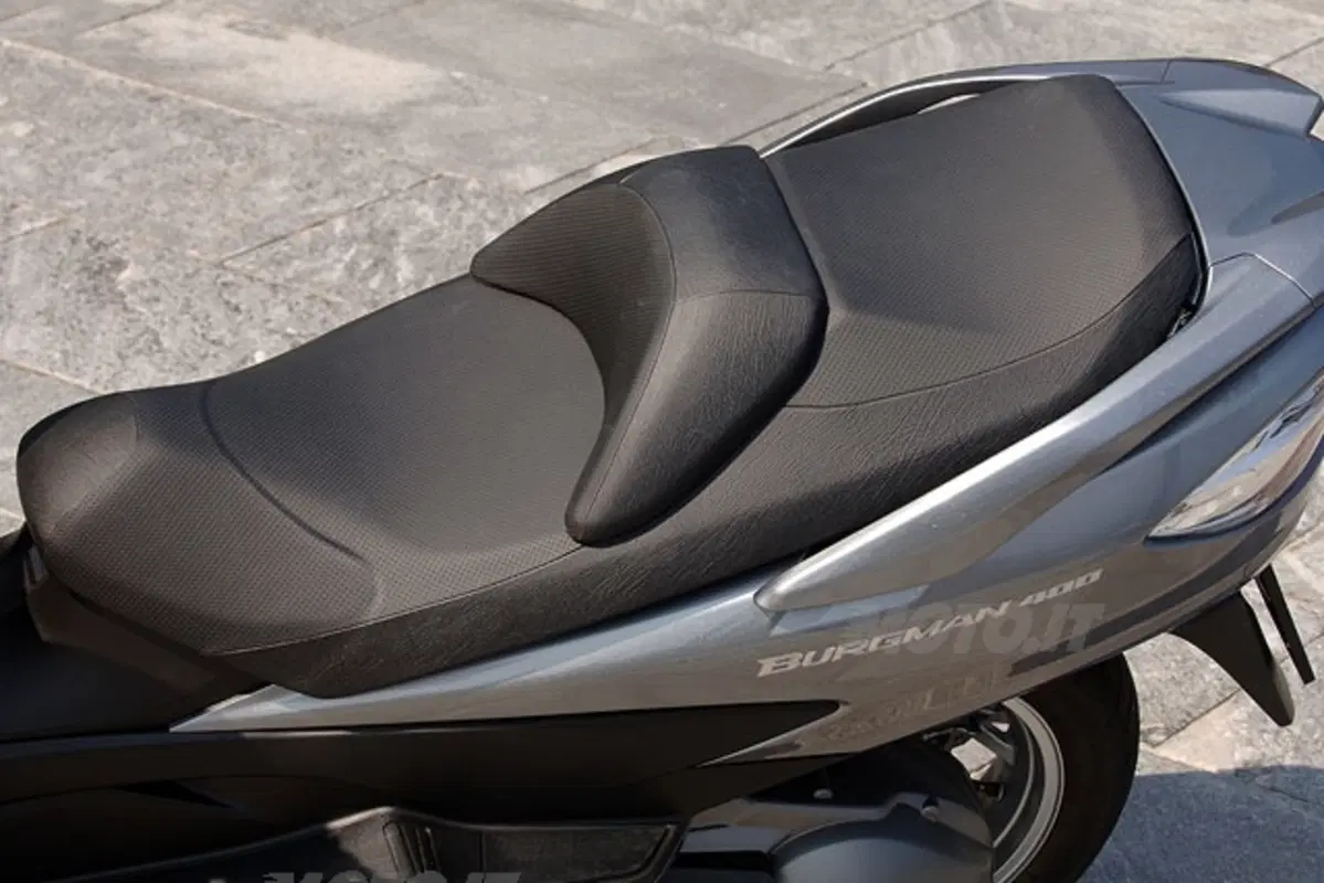 Suzuki Burgman 400 (6)