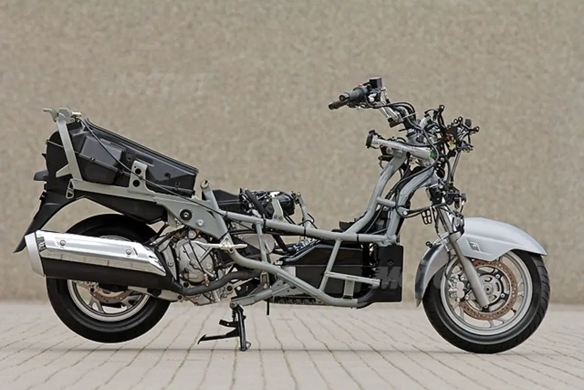 Suzuki Burgman 400 (10)