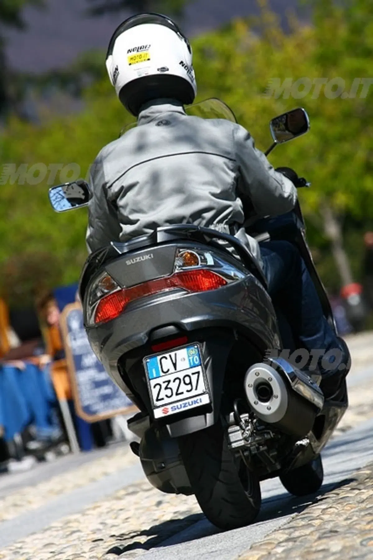 Suzuki Burgman 400 (16)