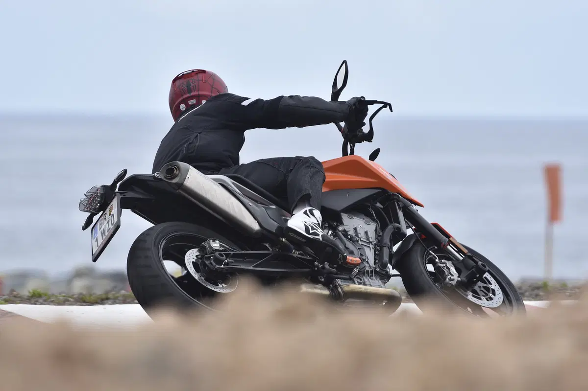 KTM 790 Duke. Media ready to race (4)