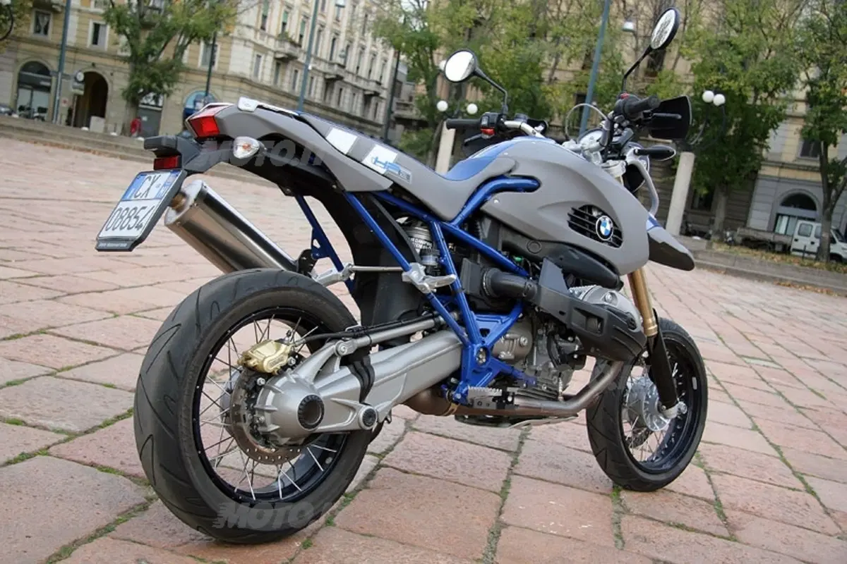 BMW HP2 SM (2)