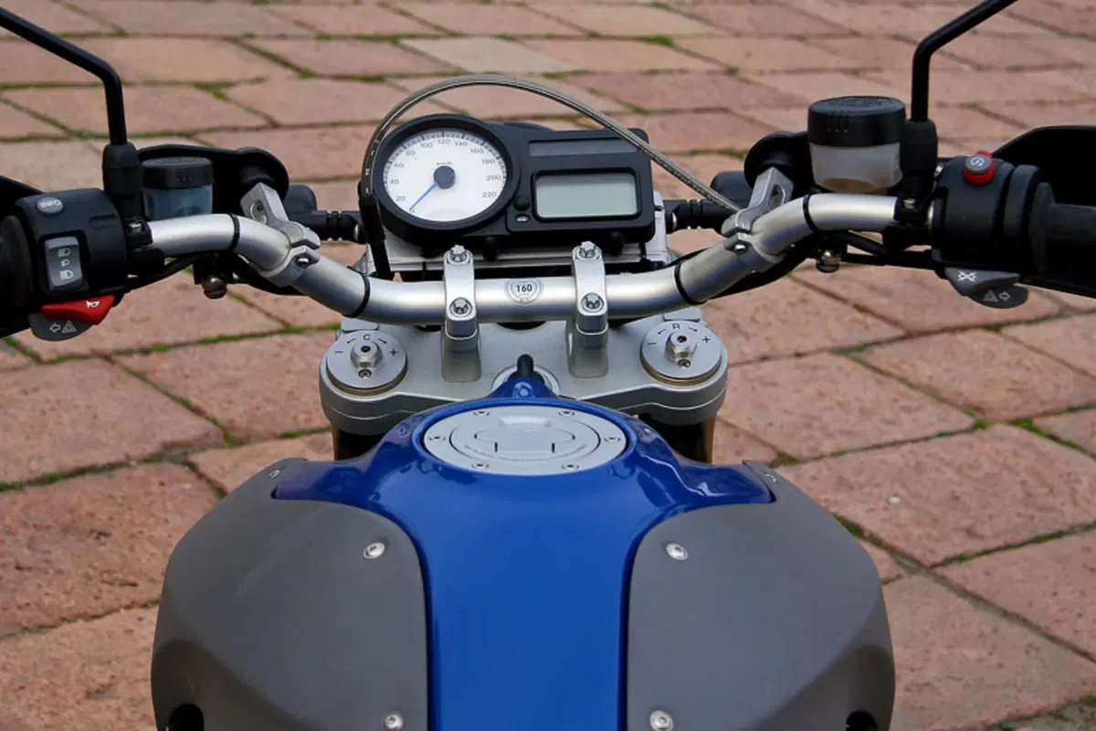 BMW HP2 SM (7)