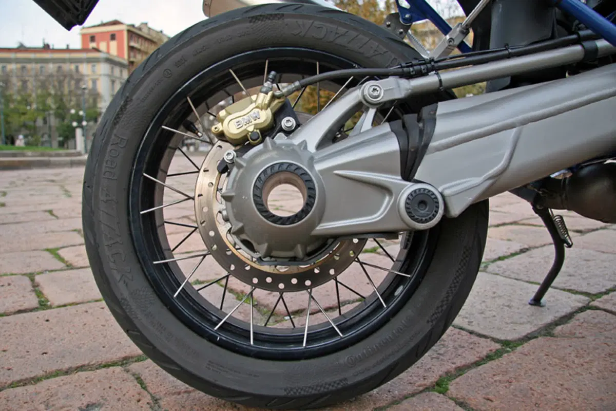 BMW HP2 SM (8)