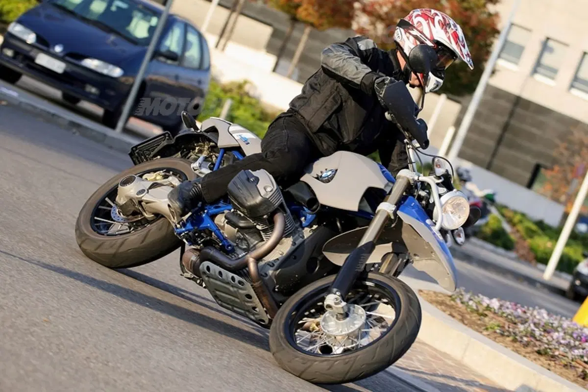 BMW HP2 SM (10)