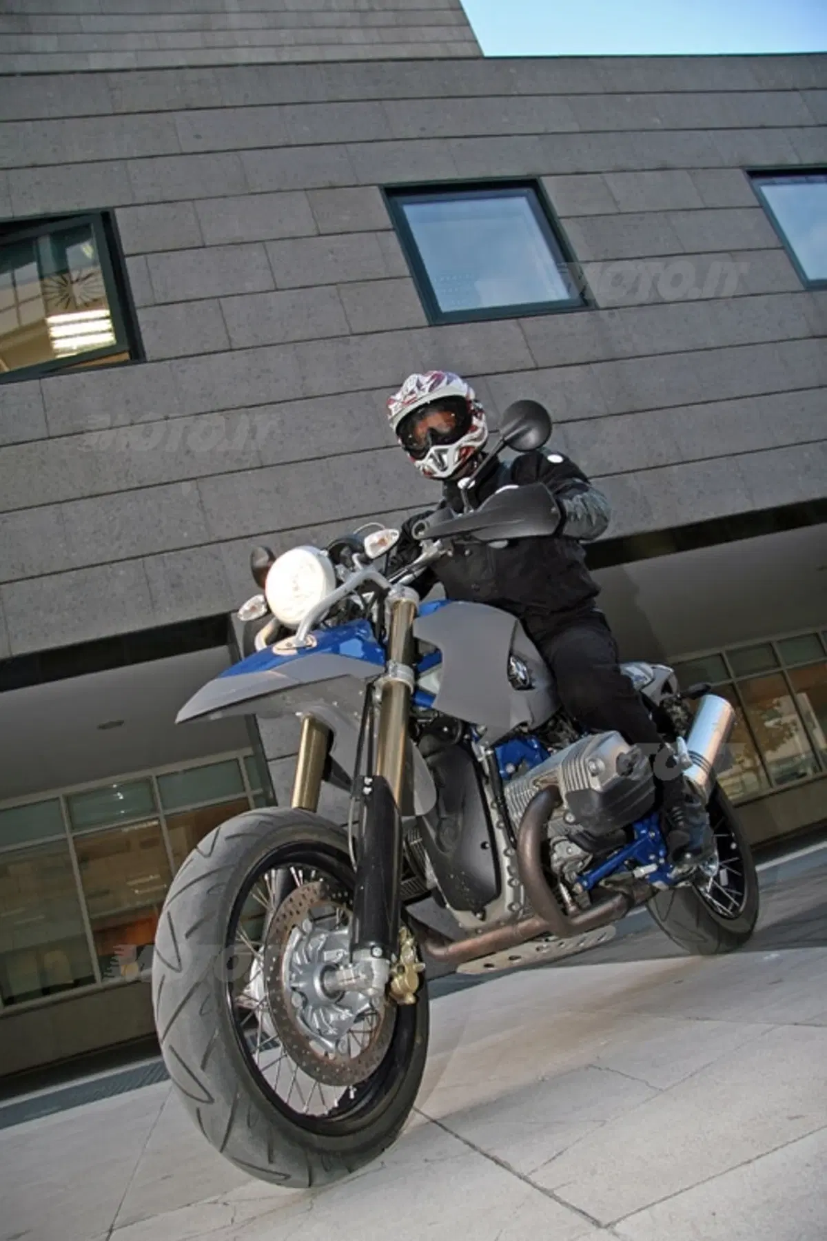 BMW HP2 SM (14)