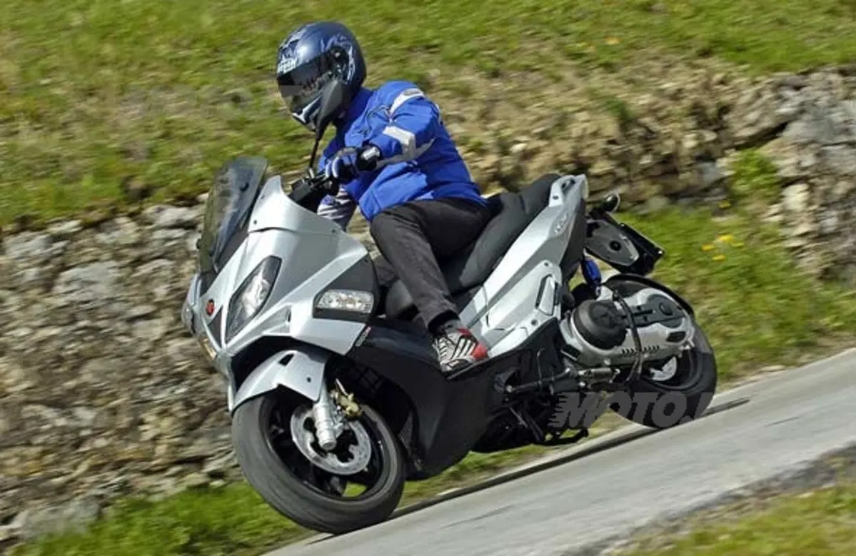 Gilera Nexus 250 e 500 (2)