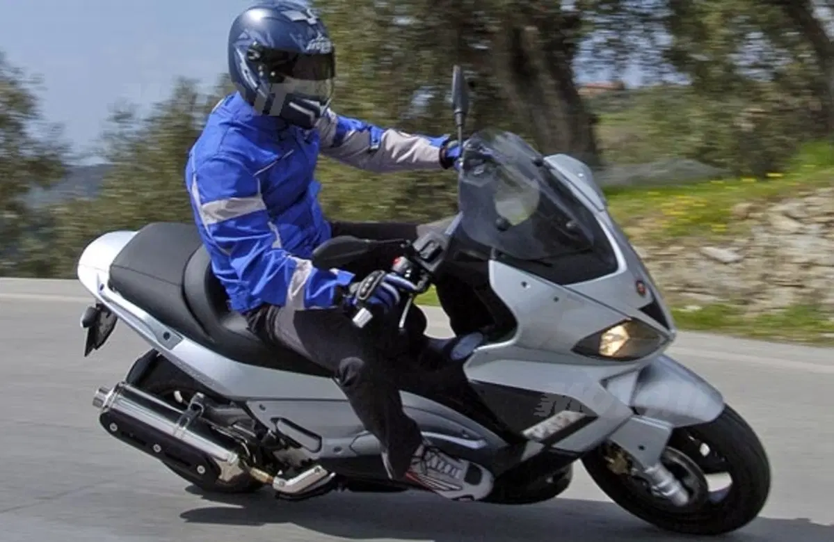 Gilera Nexus 250 e 500 (4)