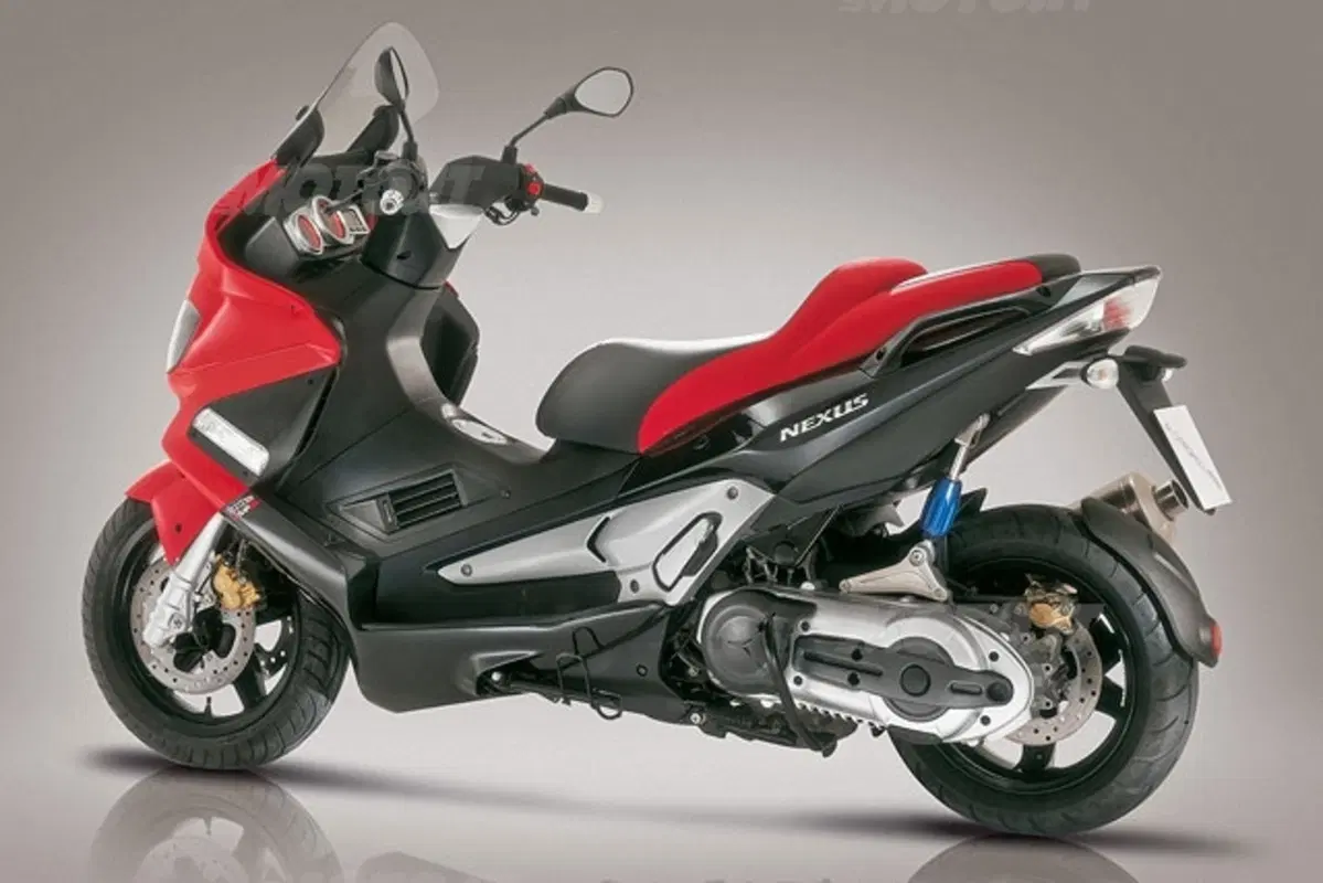 Gilera Nexus 250 e 500 (5)