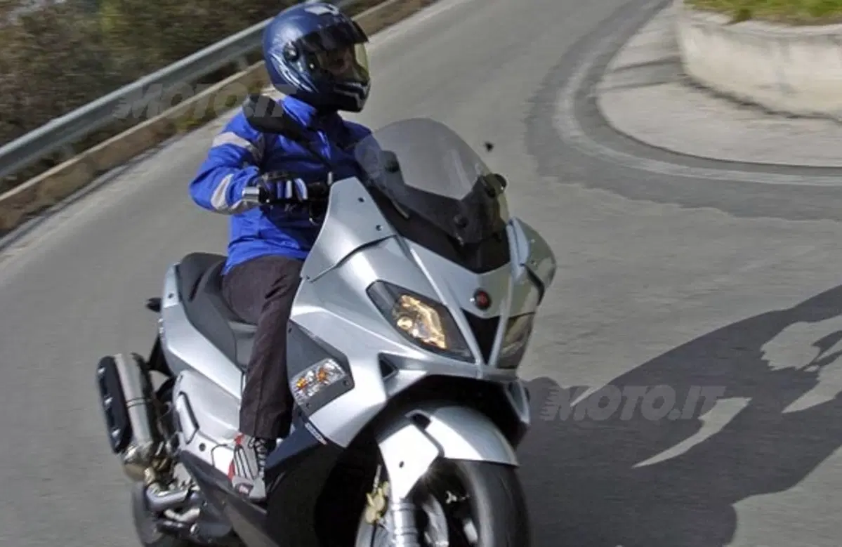 Gilera Nexus 250 e 500 (8)