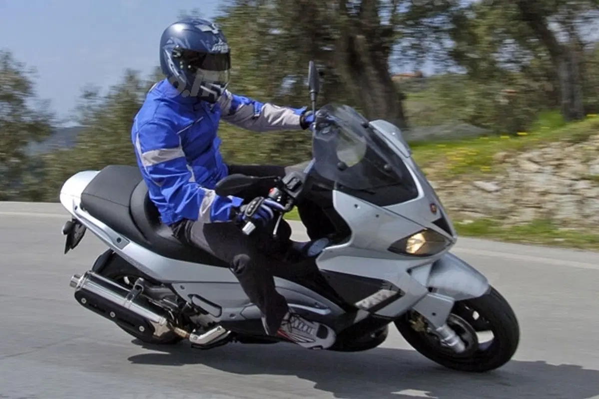 Gilera Nexus 250 e 500 (14)