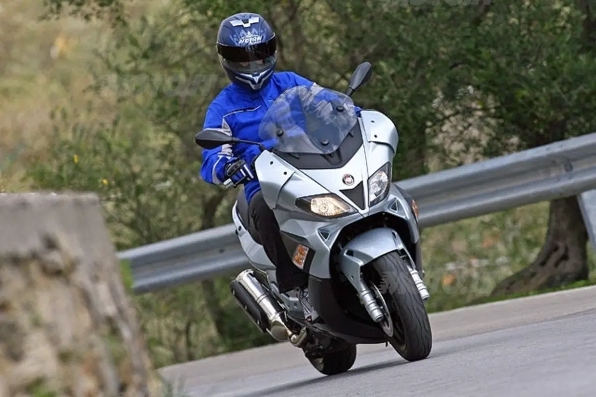 Gilera Nexus 250 e 500 (15)