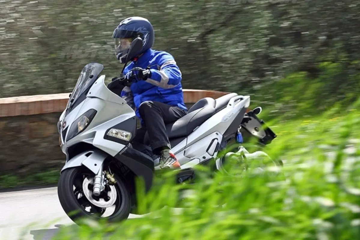 Gilera Nexus 250 e 500 (16)
