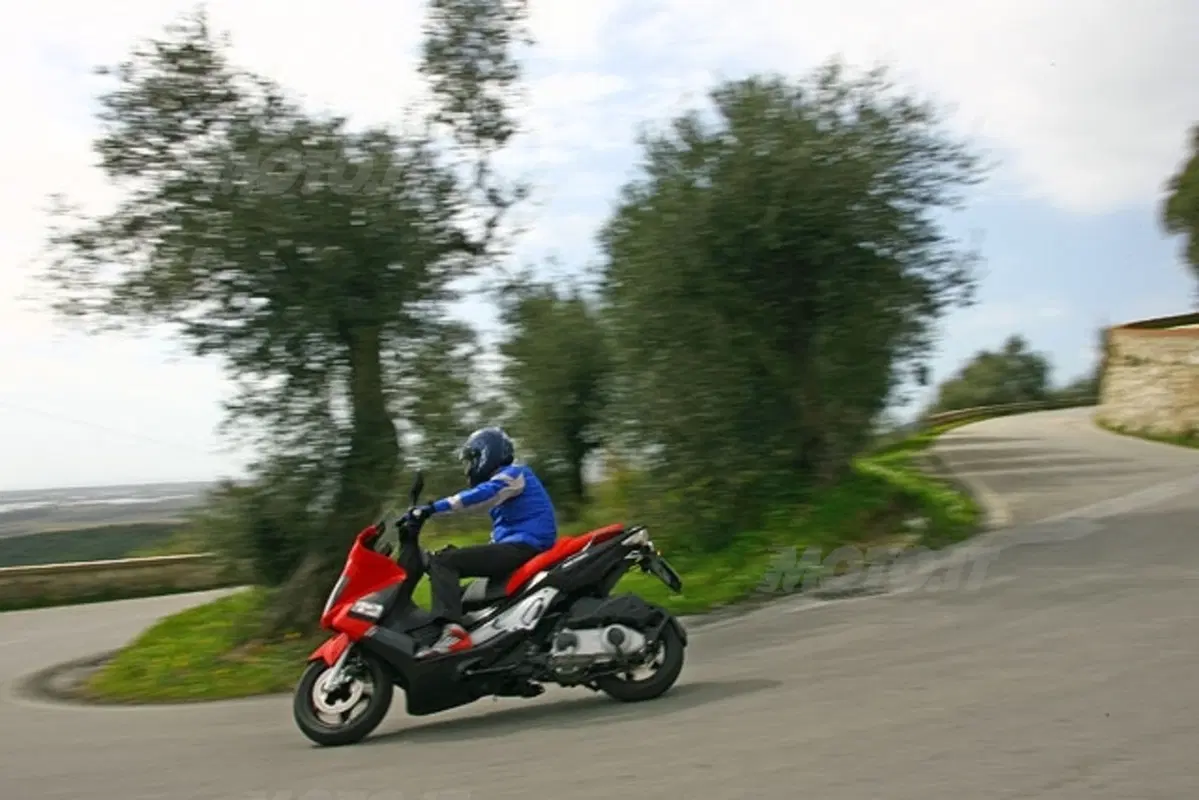 Gilera Nexus 250 e 500 (17)