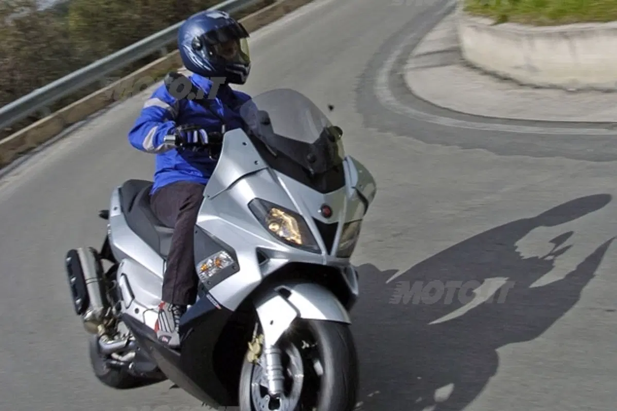 Gilera Nexus 250 e 500 (19)