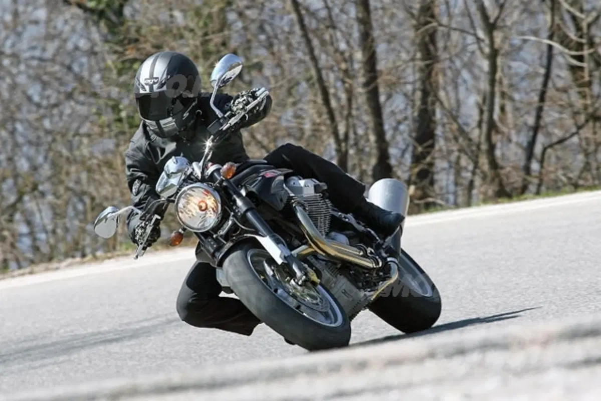 Moto Guzzi Griso 850 (11)