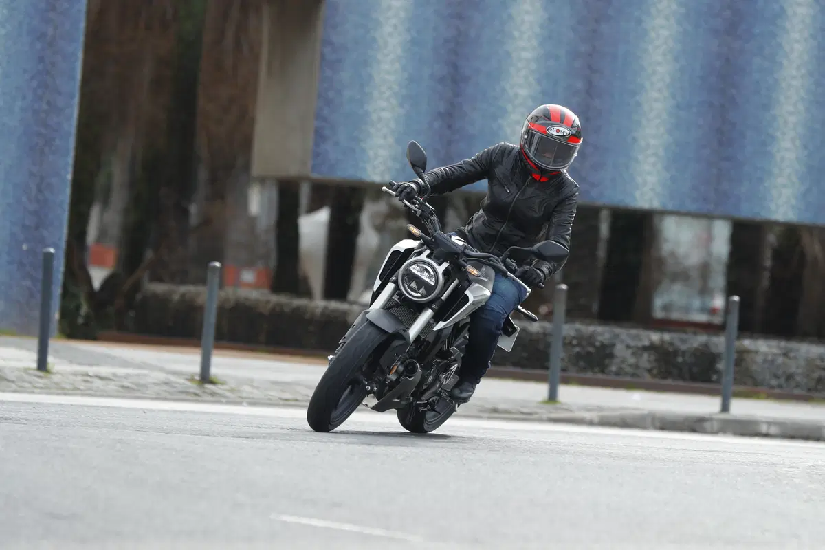 Honda CB125R (6)
