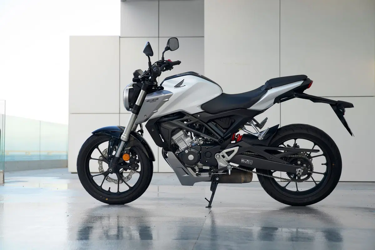 Honda CB125R (10)