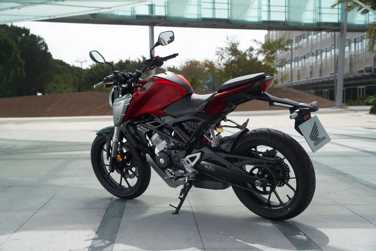 Honda CB125R (16)