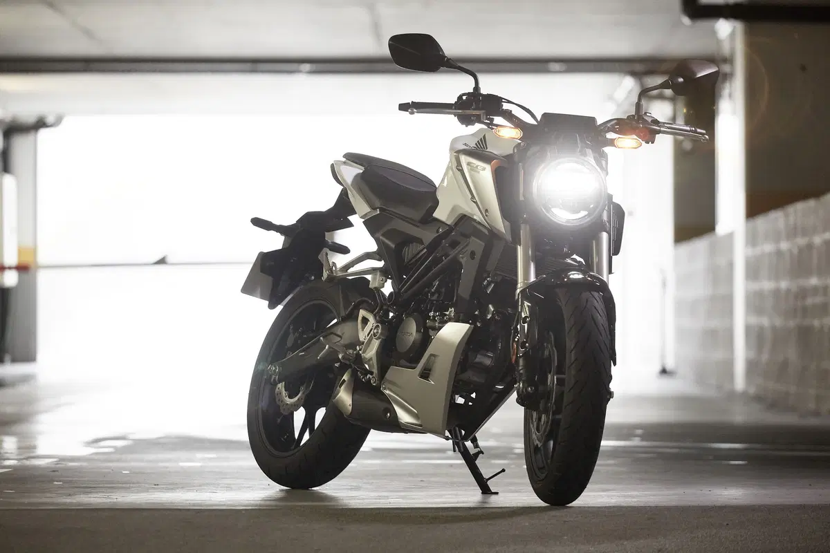 Honda CB125R (24)