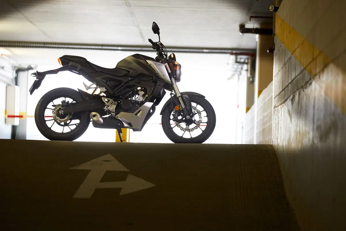 Honda CB125R (26)