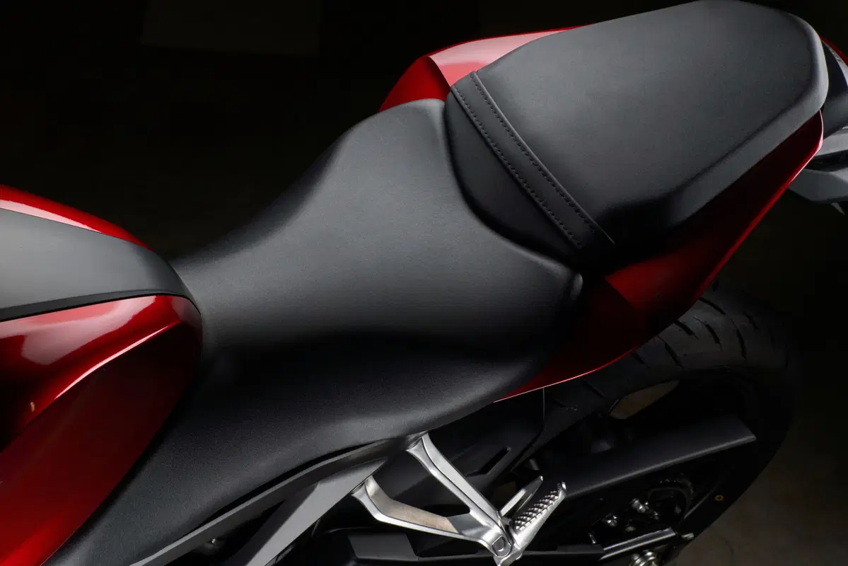 Honda CB125R (31)