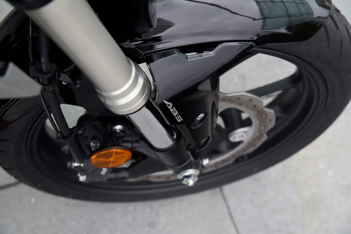 Honda CB125R (35)