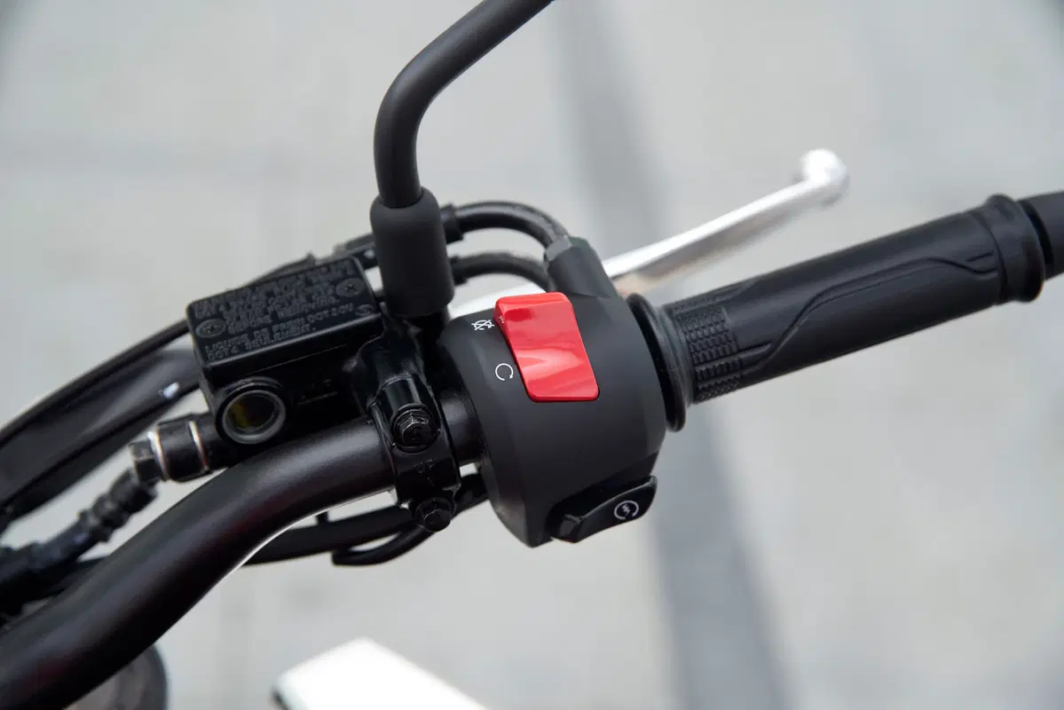 Honda CB125R (39)