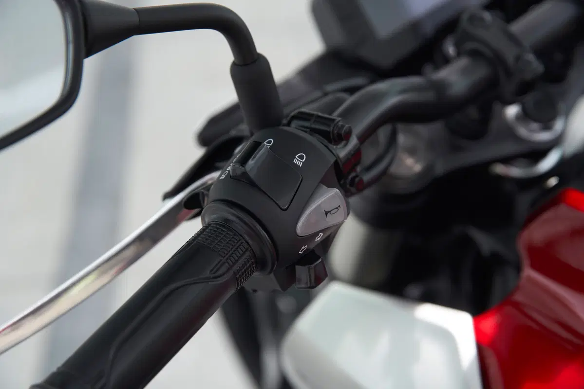 Honda CB125R (48)