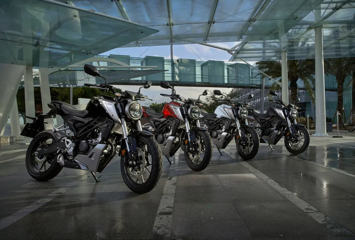 Honda CB125R (9)