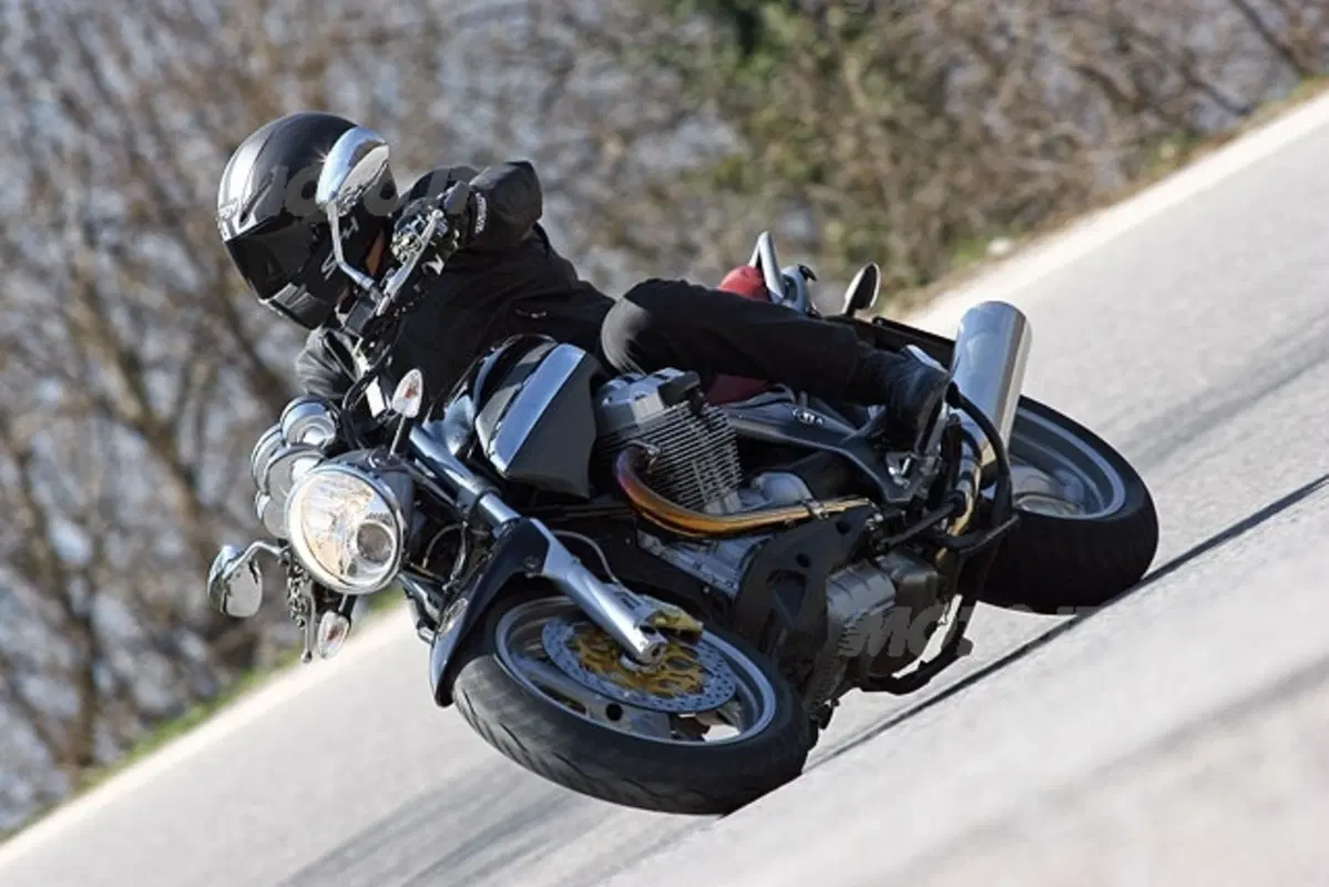 Moto Guzzi Breva 850 (9)