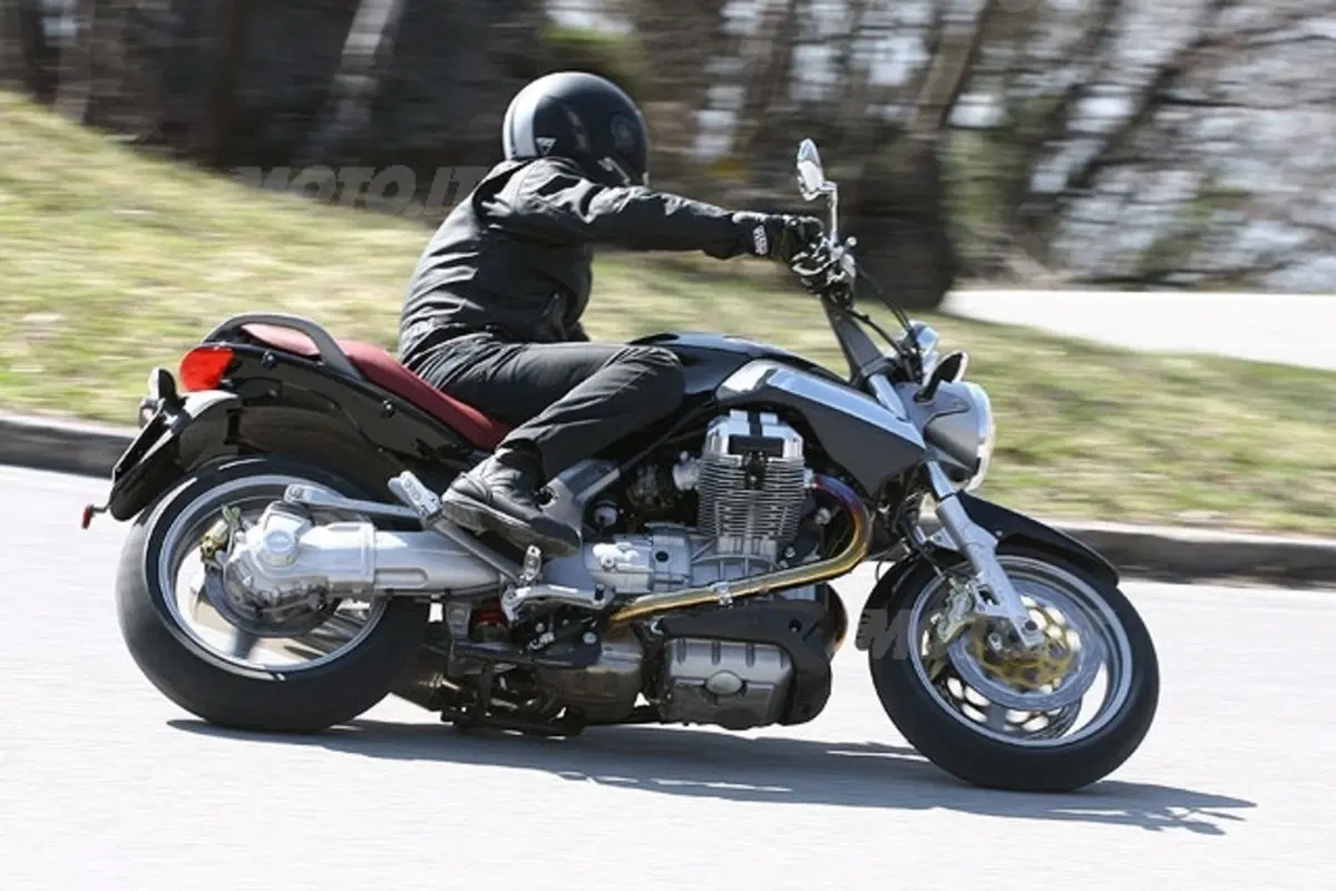 Moto Guzzi Breva 850 (10)