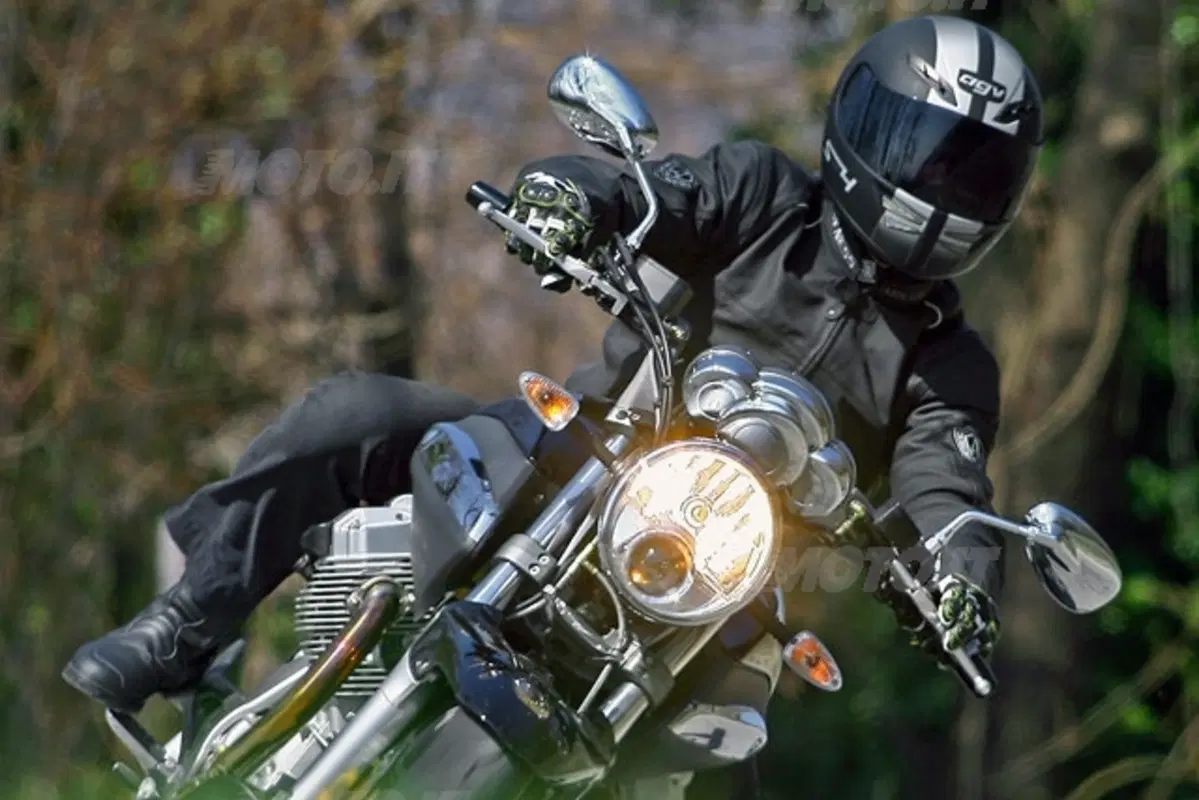 Moto Guzzi Breva 850 (11)