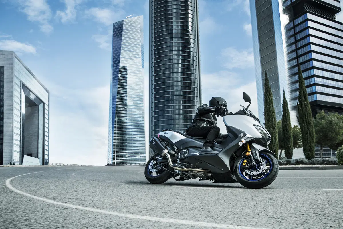 Nuovo Yamaha TMAX SX Sport Edition (5)