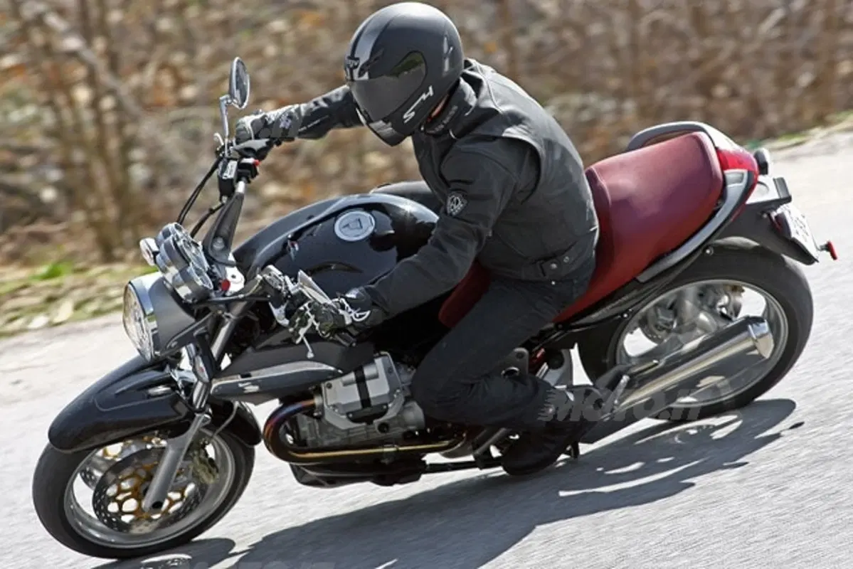 Moto Guzzi Breva 850 (16)