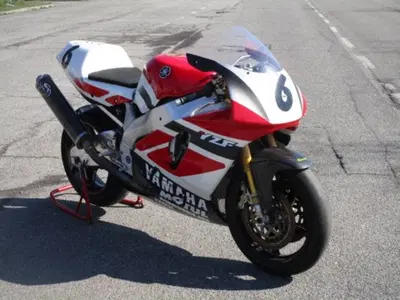 Yamaha YZF 750 SP usata