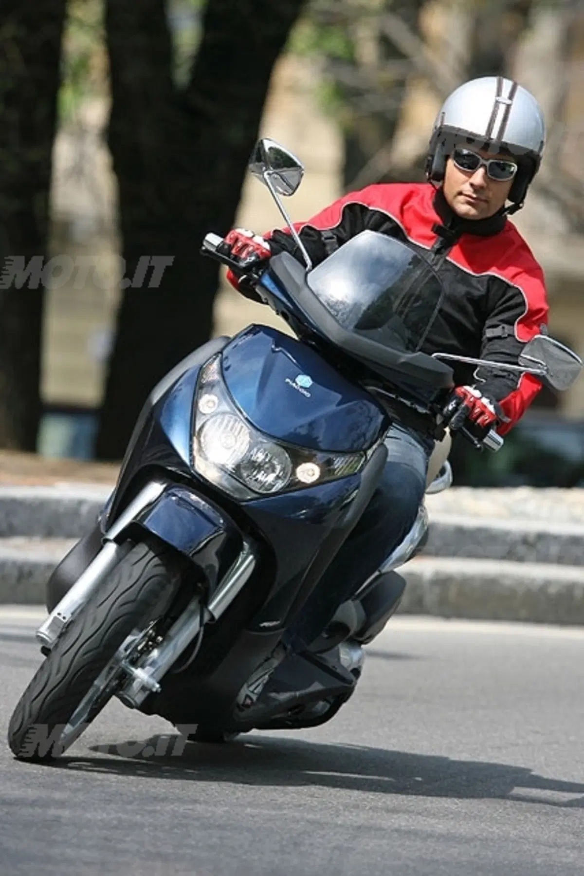 Piaggio Beverly 400 i.e. (12)