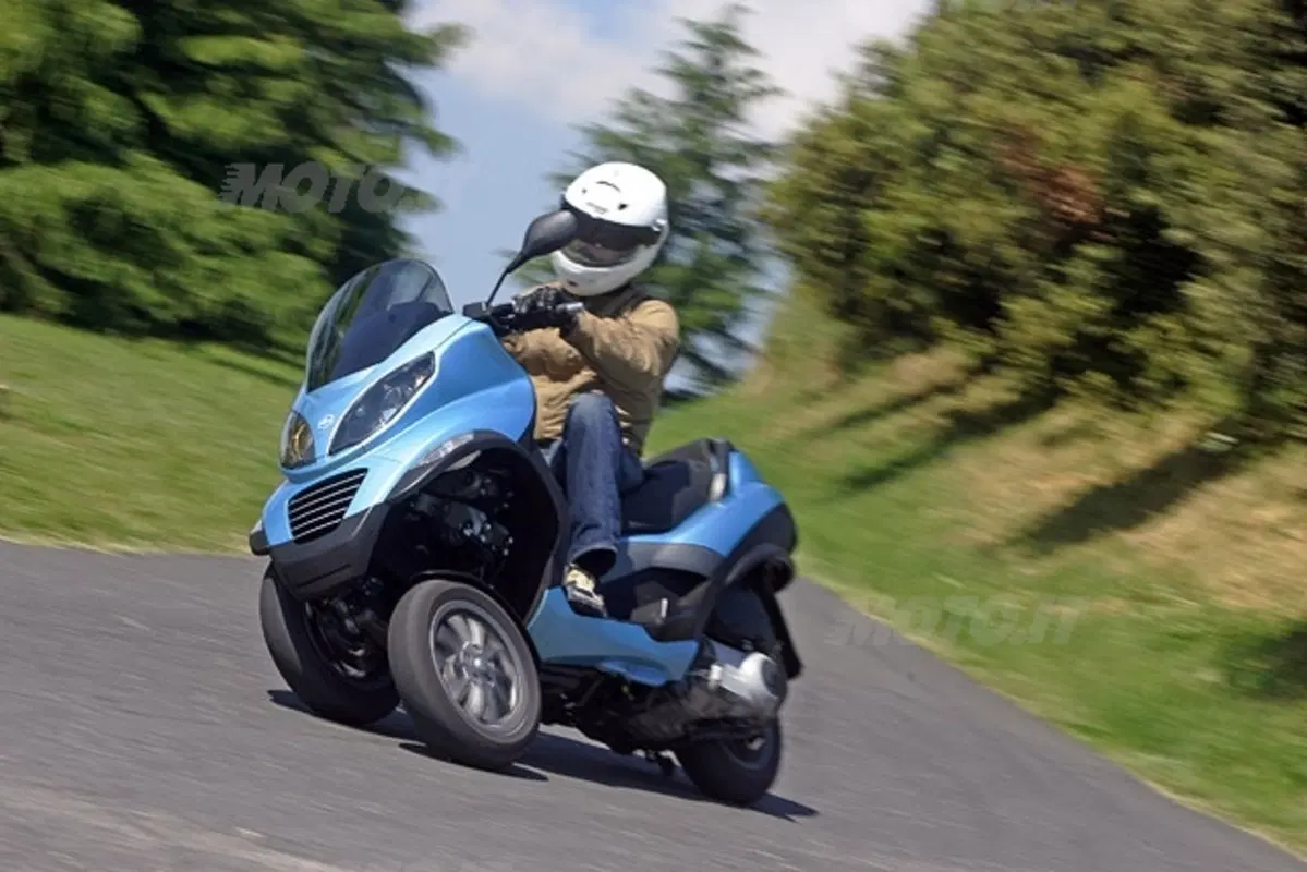 PIAGGIO MP3 (11)