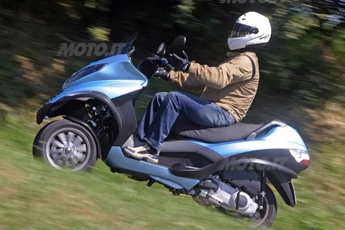 PIAGGIO MP3 (17)