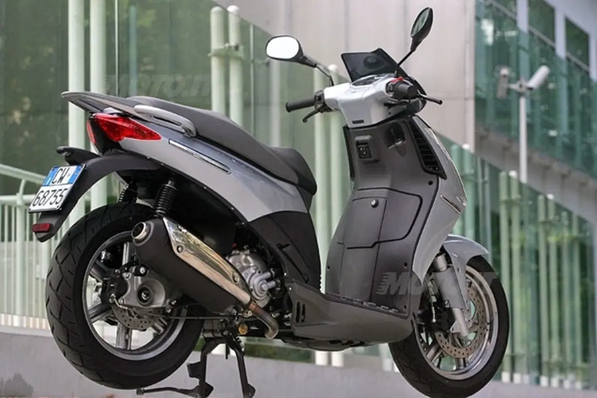 APRILIA SPORTCITY 250 i.e. (3)
